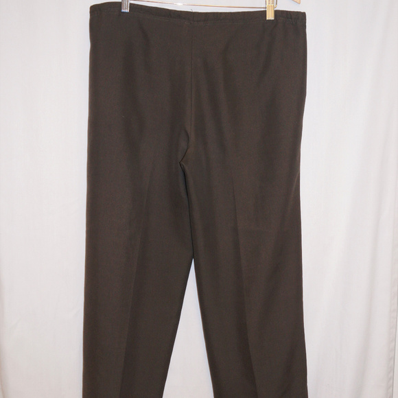 Northwest Outfitters dark green trouser style pant - Picture 2 of 5